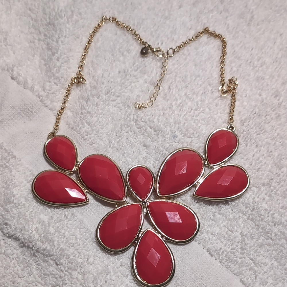 Elegant Red Teardrop Necklace